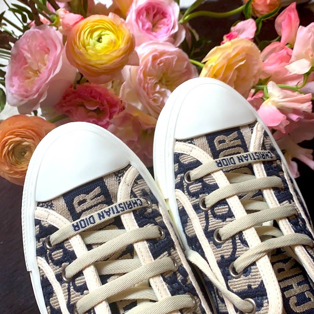 Iconic CD logo sneakers